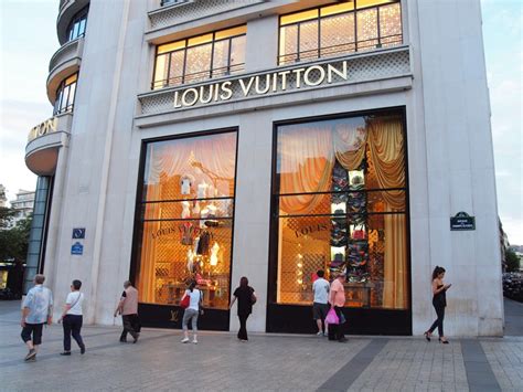 biggest lv store in the world|best louis vuitton stores.